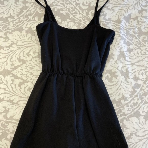 UO BLACK CROSSOVER ROMPER - Picture 3 of 4
